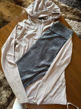 Lululemon Water Bound Hoodie [4] & High-Rise Cropped Leggings [6] Set